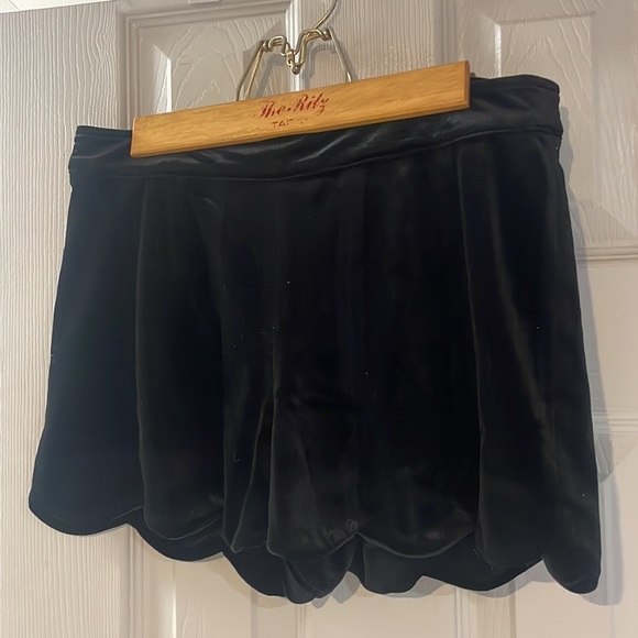 Hyfve, velvet, black, shorts, size small - Picture 2 of 6